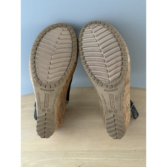 Crocs A-Leigh Wedge Slingback Sandals Size 7 Black Leather Cork Heel 11848 - Picture 6 of 6